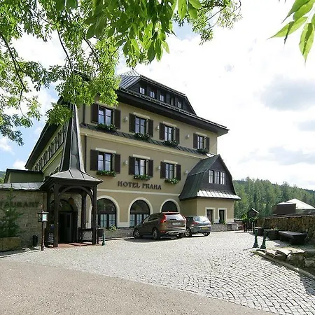 普拉哈酒店 酒店 Špindlerŭv Mlýn