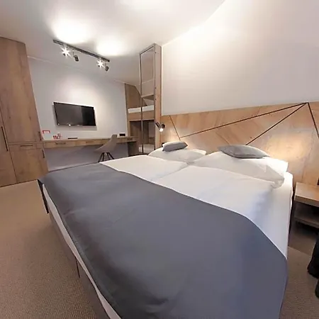 Praha 4*
