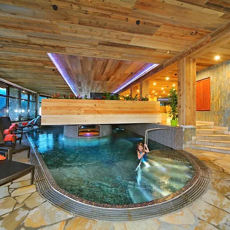 Praha Hotel 4*