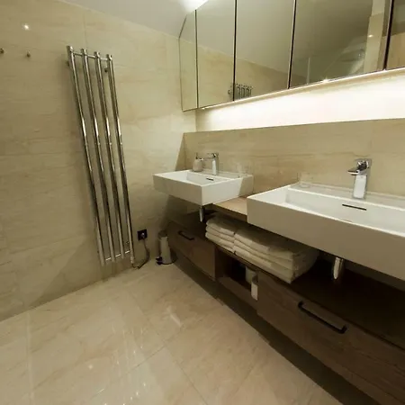 Praha 호텔 4*